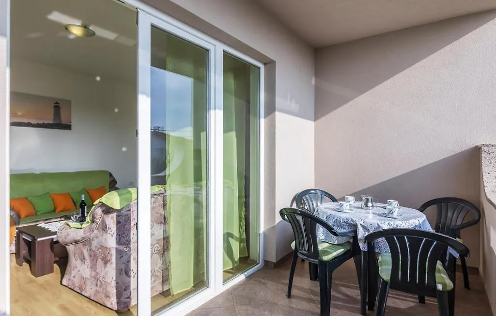 Apartment Matea Ližnjan