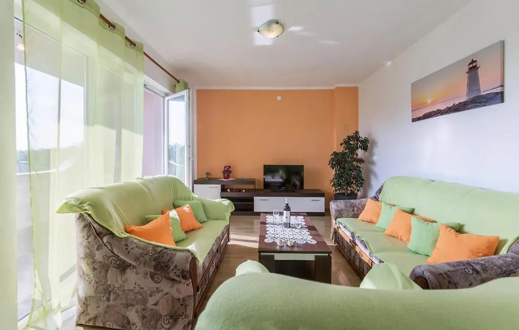 Apartment Matea Ližnjan