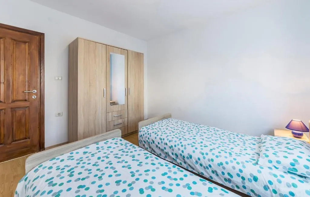 Apartment Matea Ližnjan