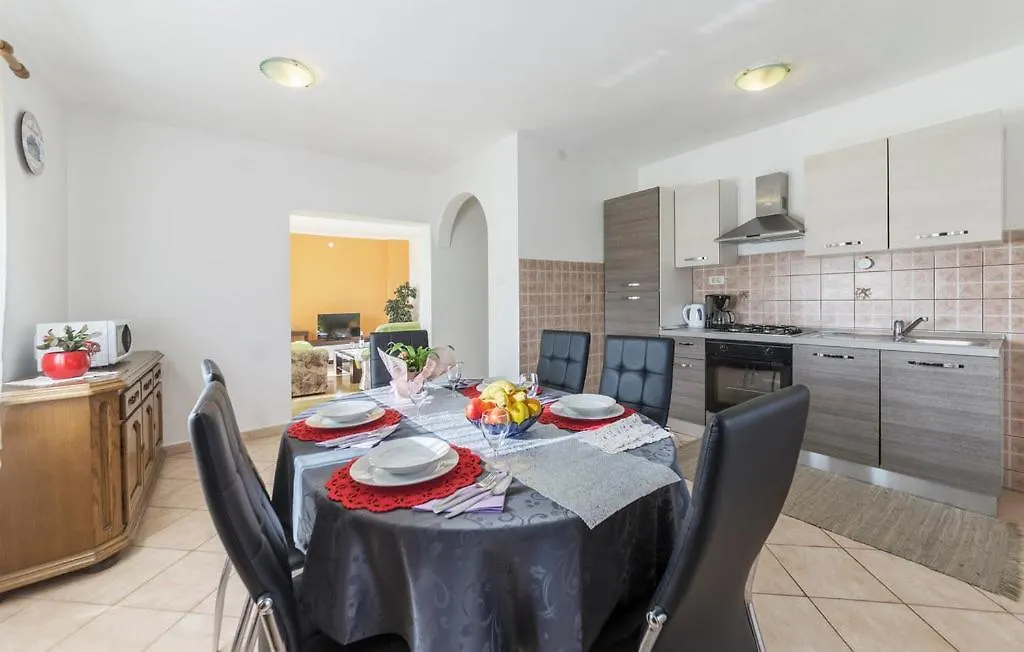 Apartment Matea Ližnjan