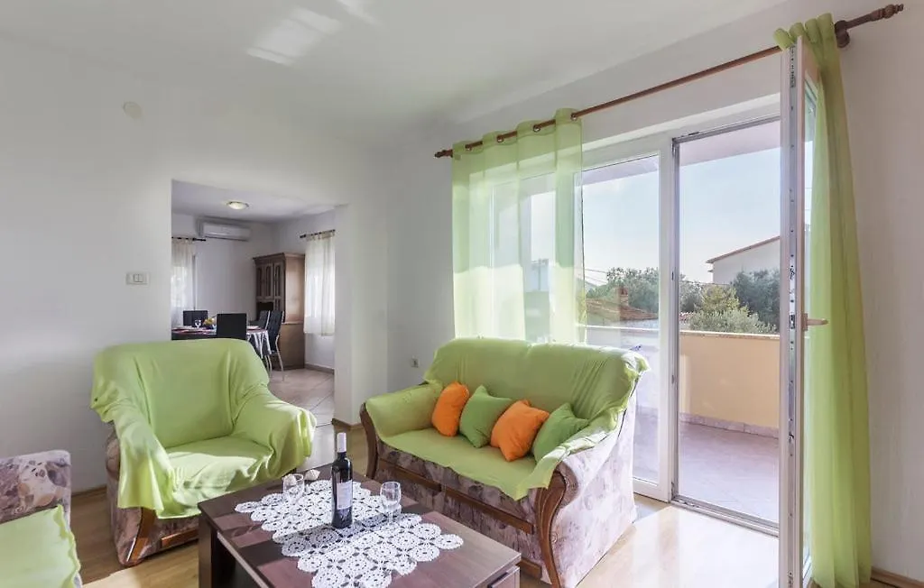 Apartment Matea Ližnjan