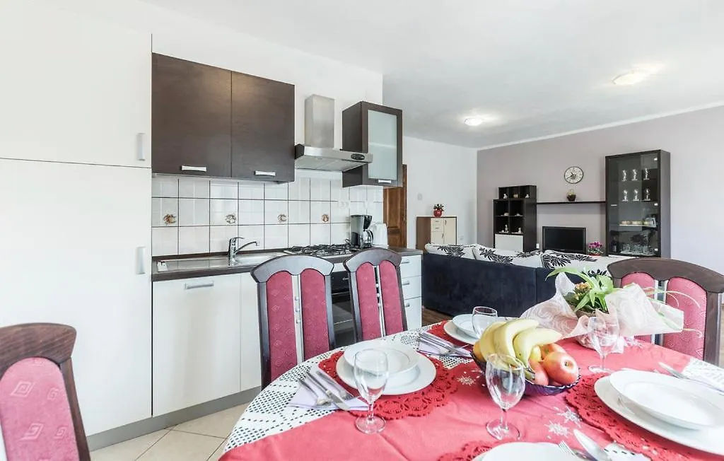 Apartment Matea Ližnjan